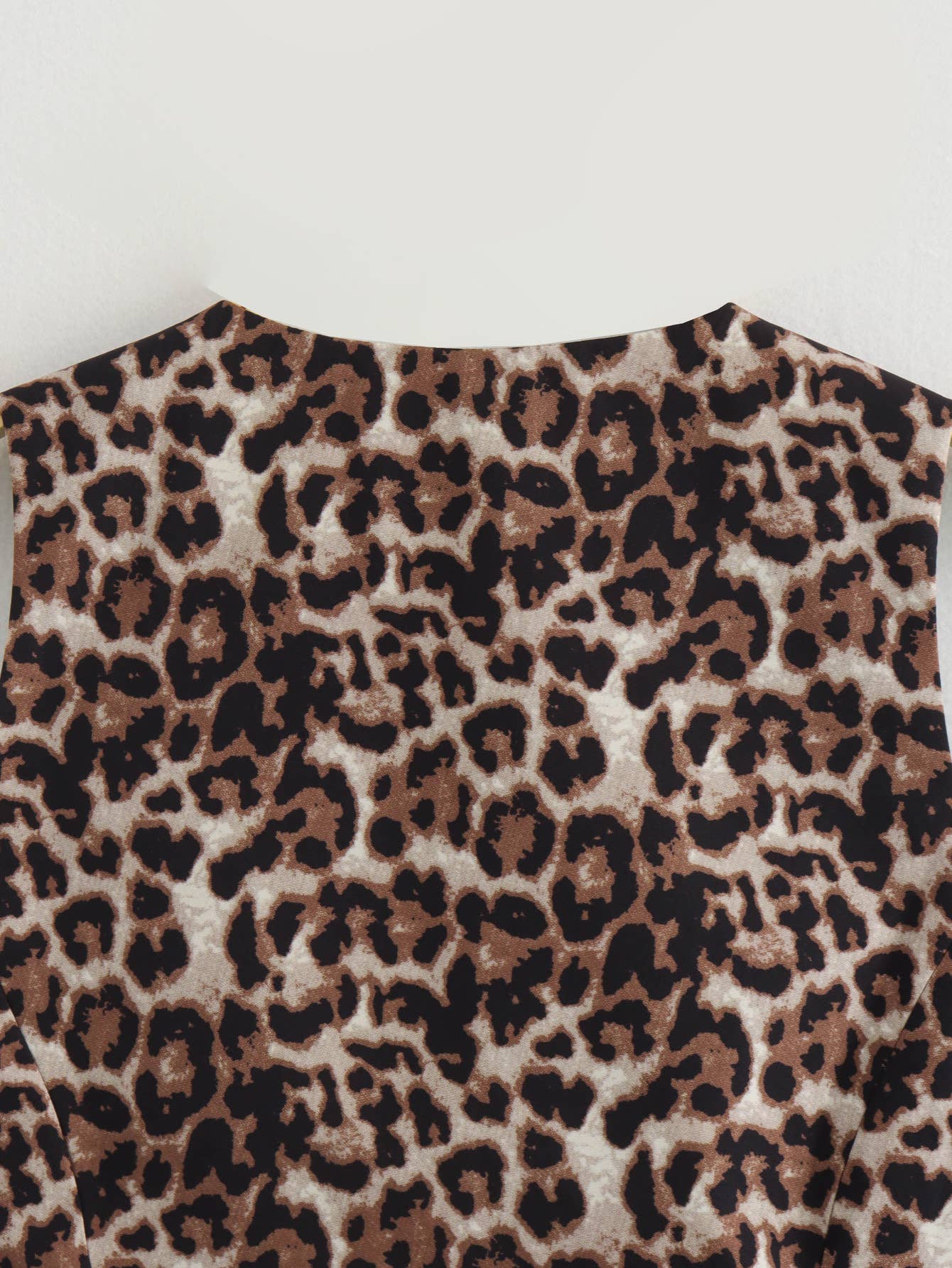 Stylish V-Neck Buttoned Leopard Print Vest Top