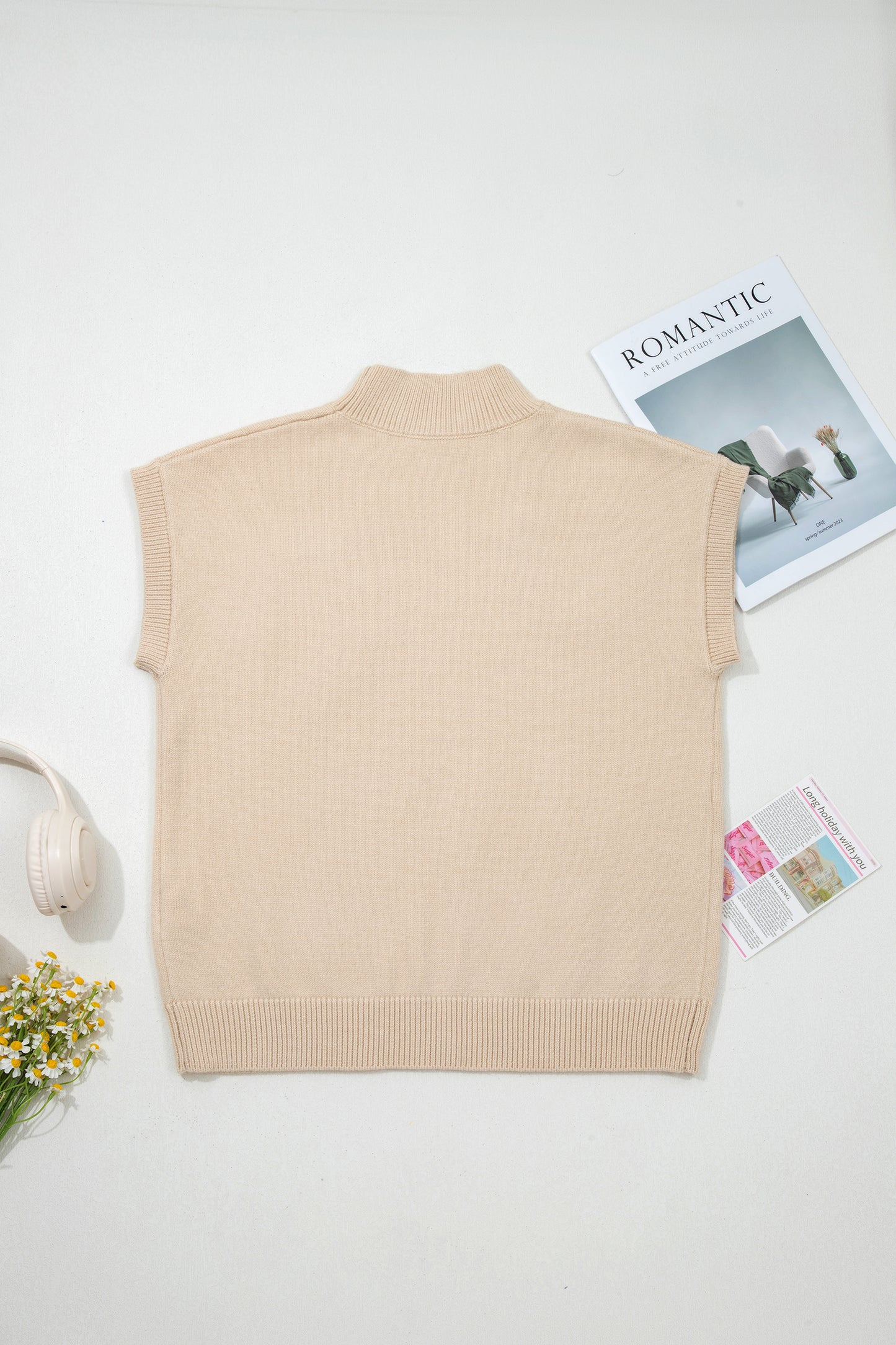 White Corded Horseshoes Ribbed Trim Mock Neck Short Sleeve Sweater