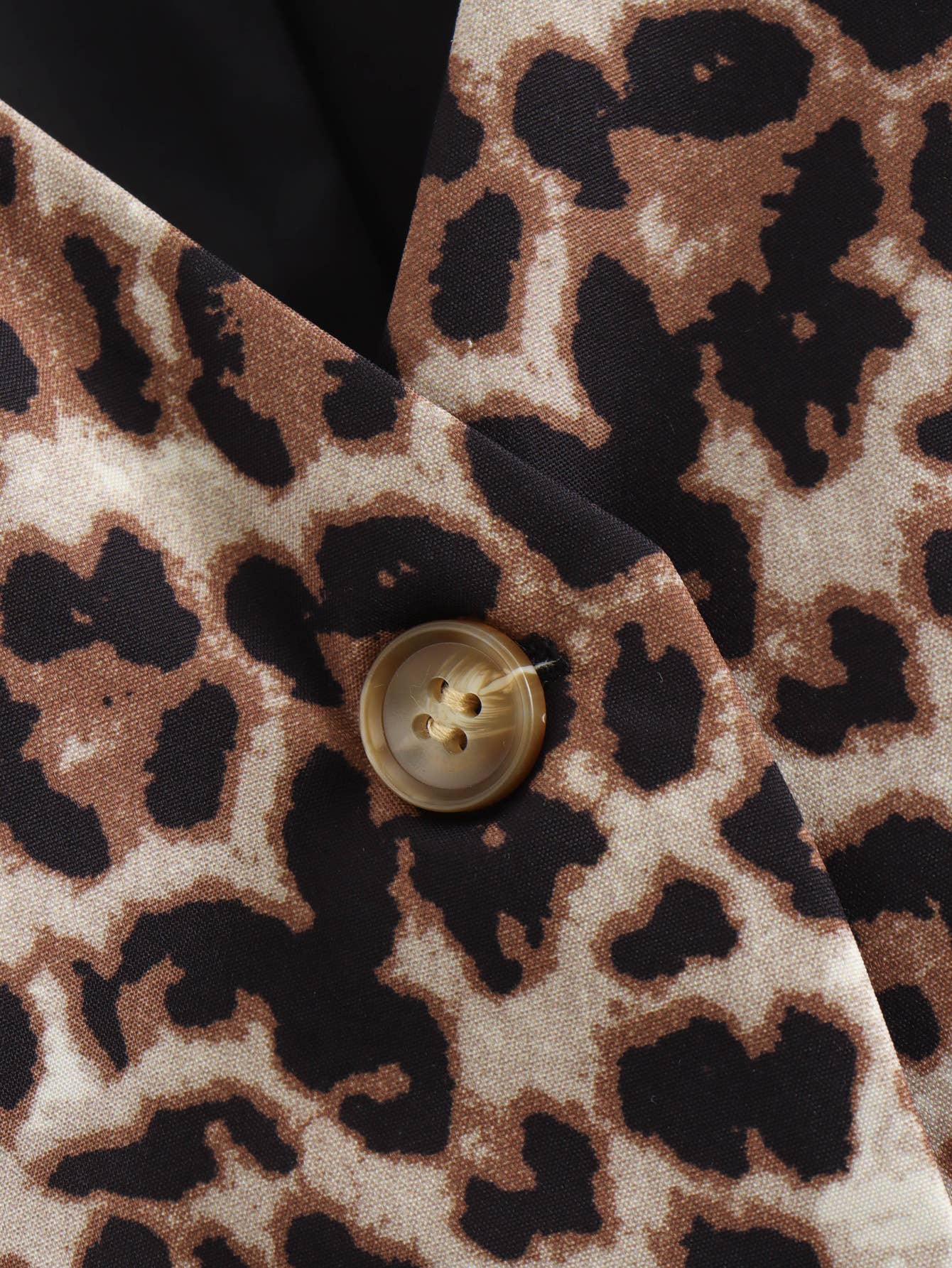Stylish V-Neck Buttoned Leopard Print Vest Top