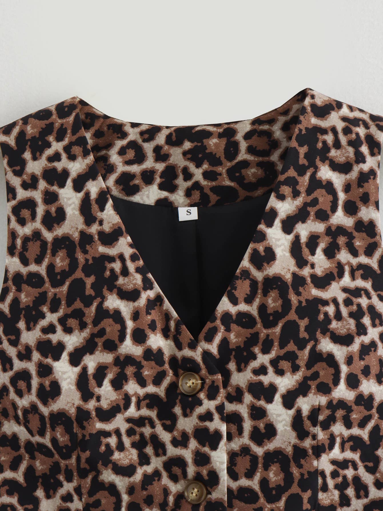 Stylish V-Neck Buttoned Leopard Print Vest Top